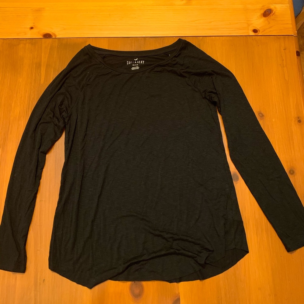 American Eagle Black Long Sleeve T-Shirt